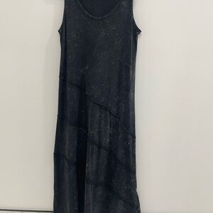 Black Sleeveless Dress
